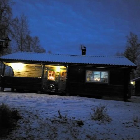 Mysig Timmerstuga Vid Sjoen Bjoerken 34 Roennsudden Grangärde Kültér fotó
